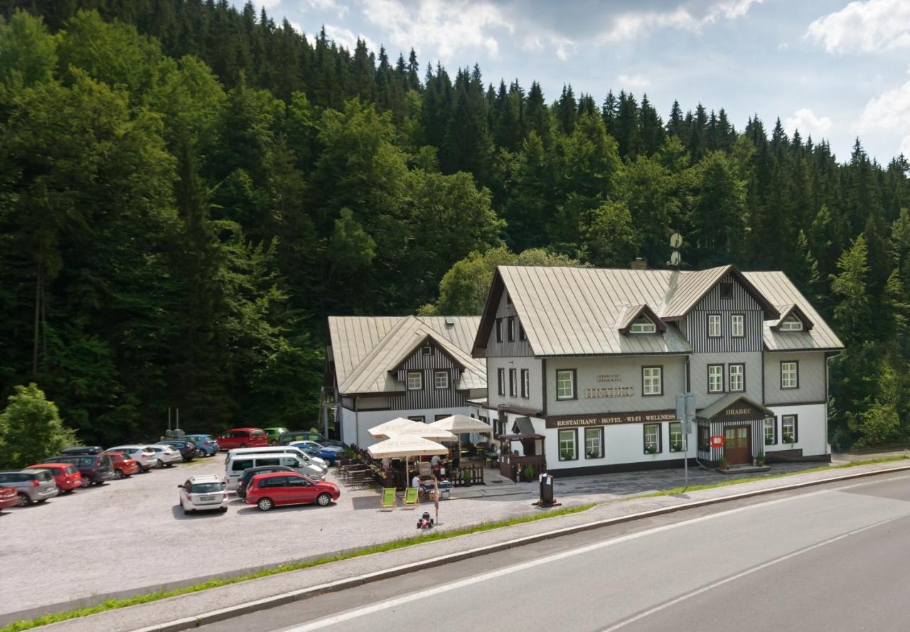 Hotel Hradec Szpindlerowy Młyn Zewnętrze zdjęcie