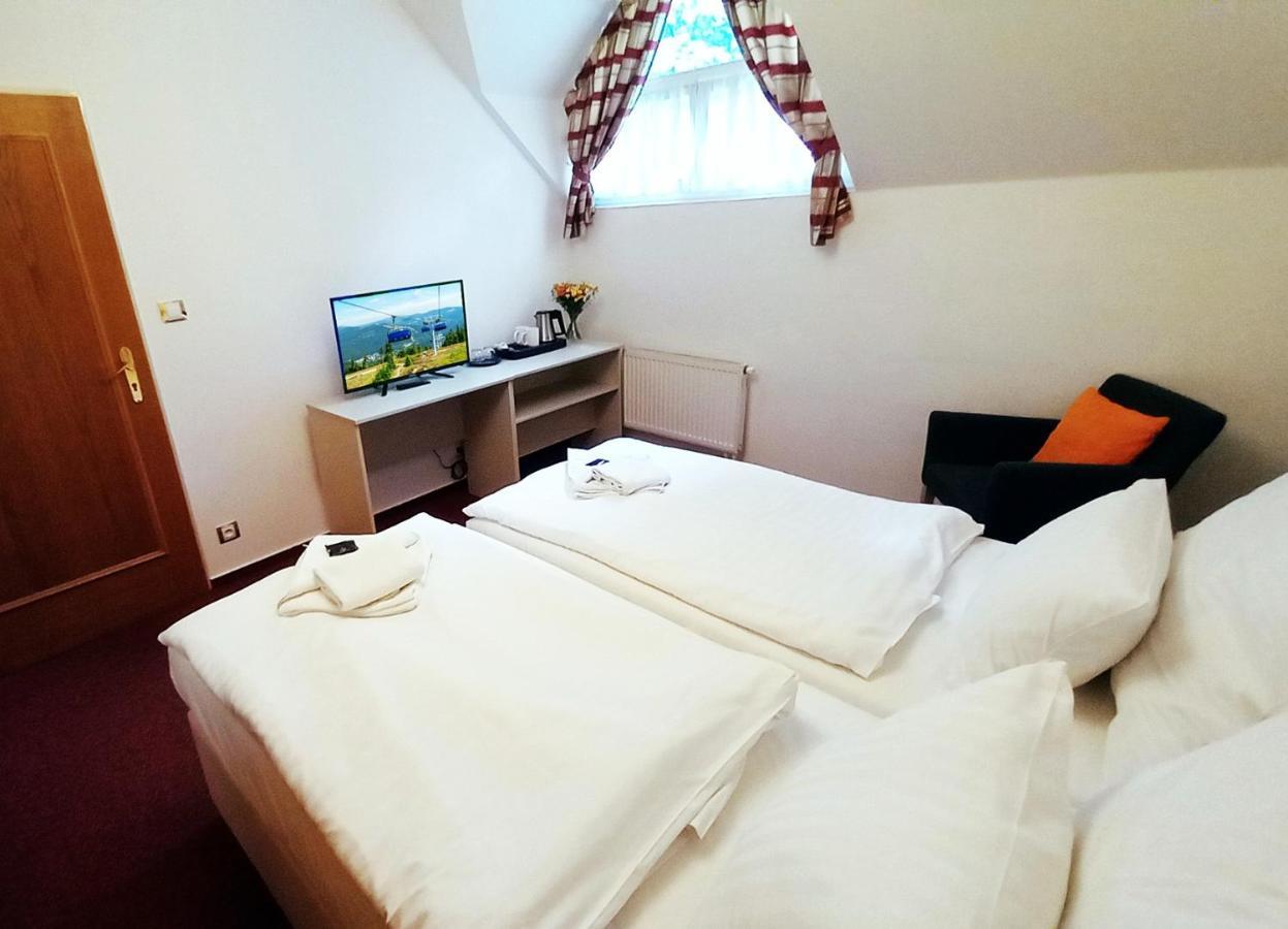 Hotel Hradec Szpindlerowy Młyn Zewnętrze zdjęcie